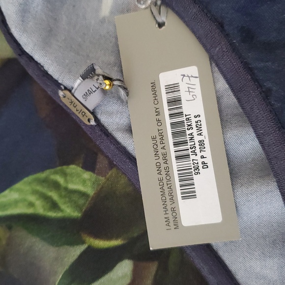 Anthropologie Blank London Navy Blue Jaslina Floral Satin Pull On Skirt Small - Picture 5 of 12